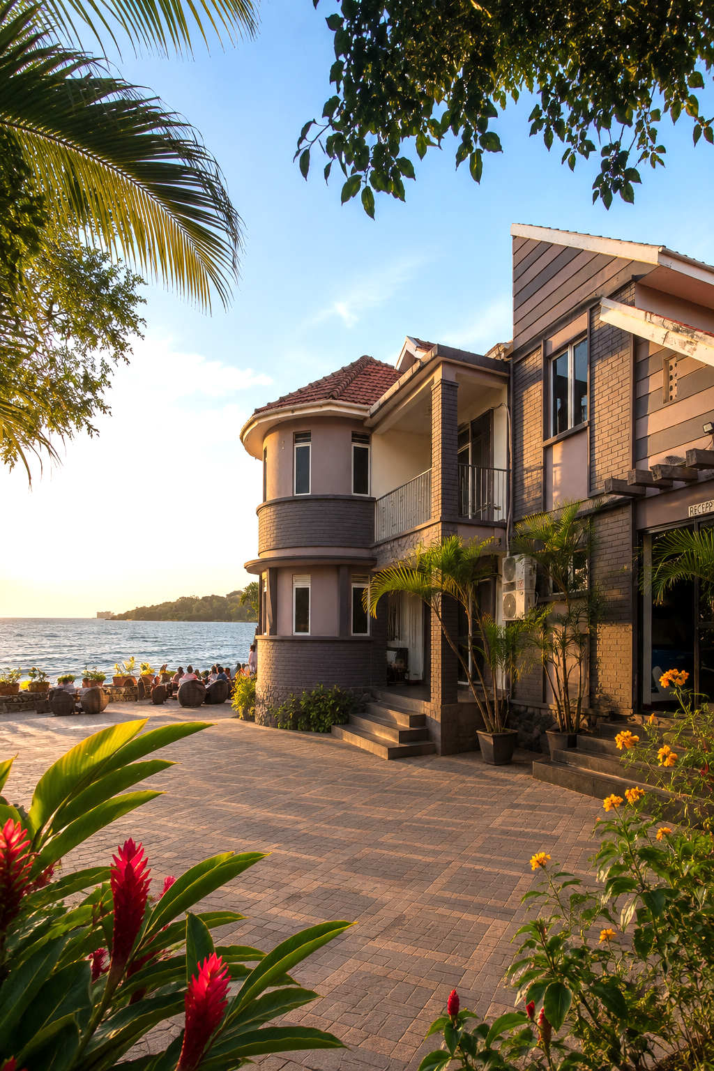 Saffron Beach Bistro & Cottages